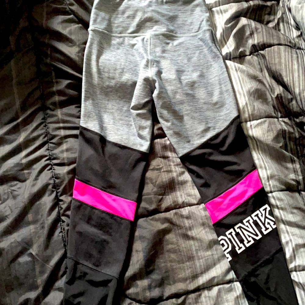 Victoria Secrets Ultimate Pink leggings